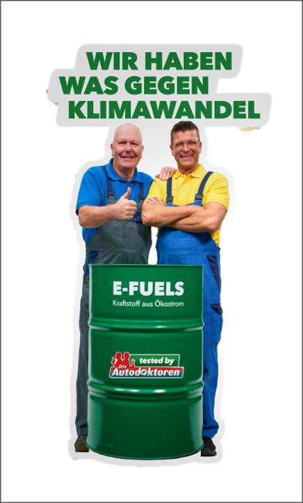 Pappaufsteller „Die Autodoktoren tanken E-Fuels“ für Mitglieder